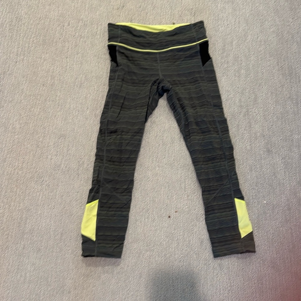 Lululemon capri pants